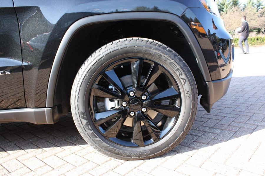  Jeep Altitude Editions 2012 года  (фото 5 из 12)